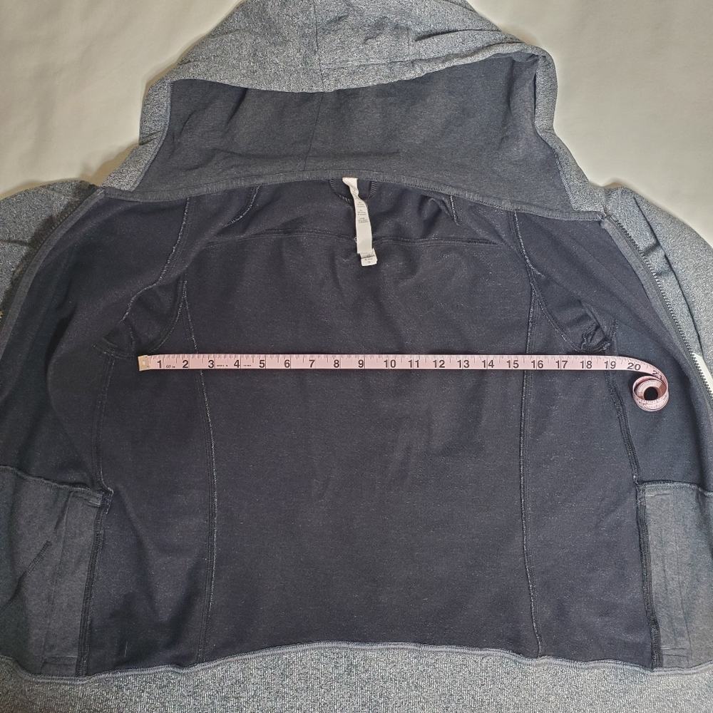 Lululemon Women's Zipup Hoodie - Picture 11 of 11